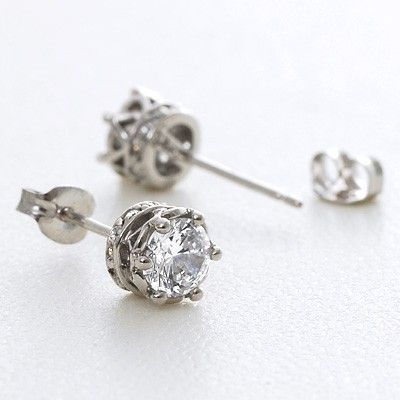 シルバースタッドピアス