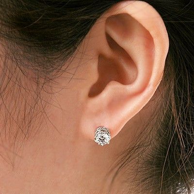 シルバースタッドピアス