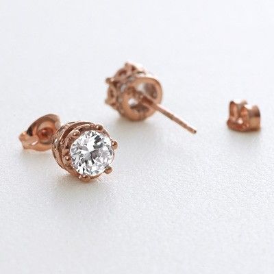 シルバースタッドピアス