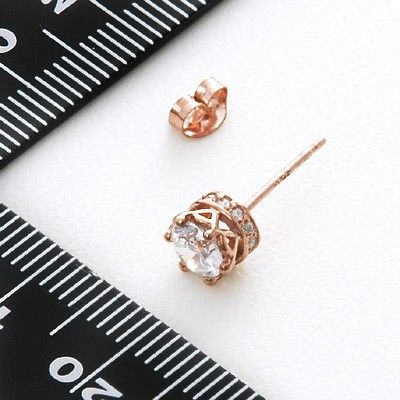 シルバースタッドピアス