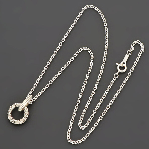 シルバーネックレス