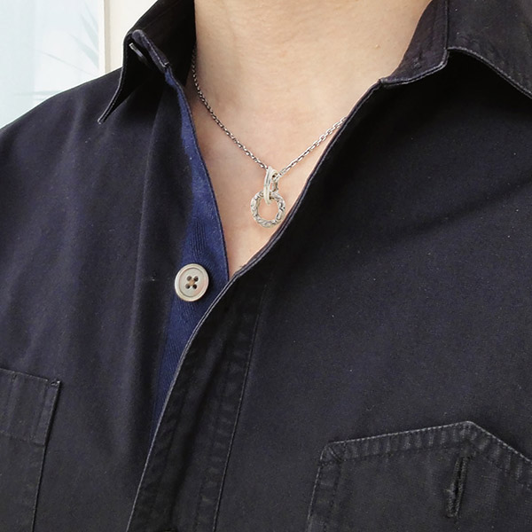 シルバーネックレス