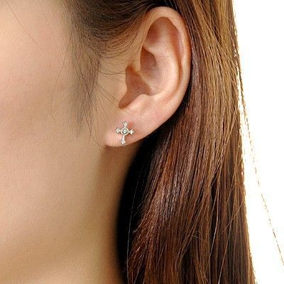 シルバースタッドピアス