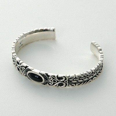 シルバーバングル