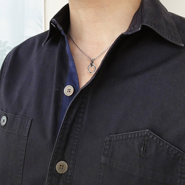 シルバーネックレス