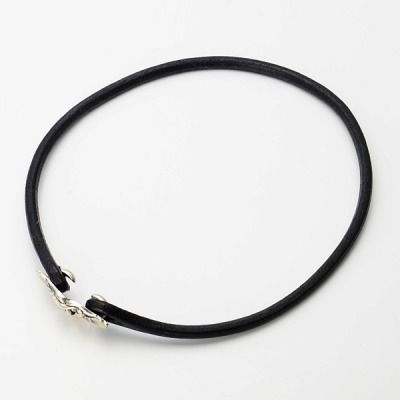 レザーチョーカー