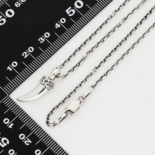 シルバーネックレス