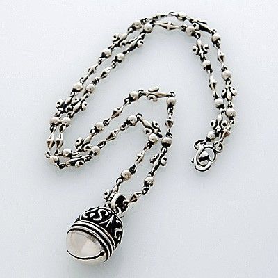 シルバーネックレス