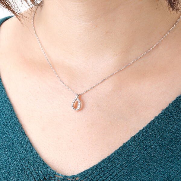 シルバーネックレス