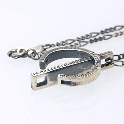 シルバーネックレス