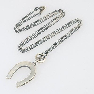 シルバーネックレス