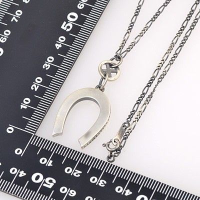 シルバーネックレス