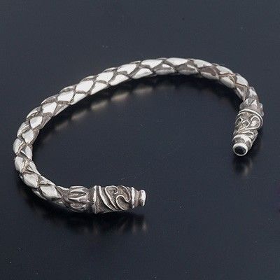 シルバーバングル