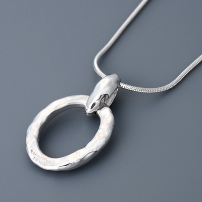 シルバーネックレス