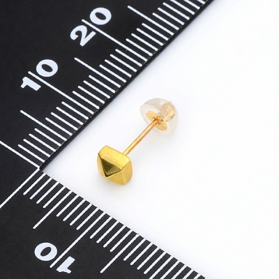 イエローゴールドピアス(片耳用)