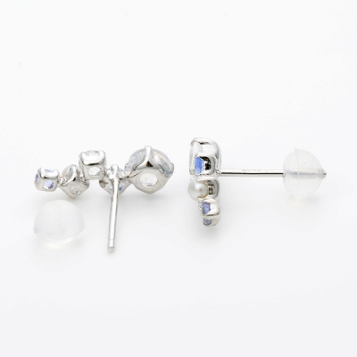 ホワイトゴールドピアス