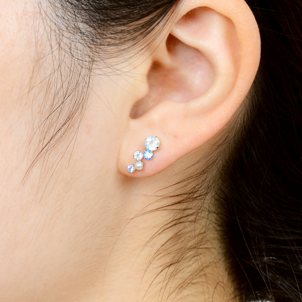 ホワイトゴールドピアス