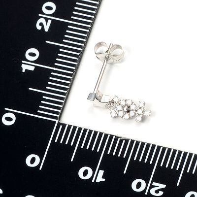 シルバースタッドピアス