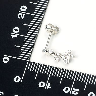 シルバースタッドピアス