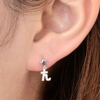 シルバースタッドピアス