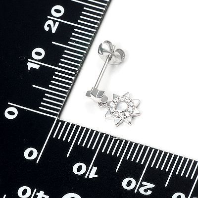 シルバースタッドピアス