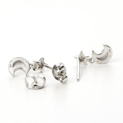 シルバースタッドピアス