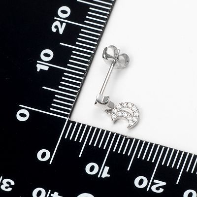 シルバースタッドピアス