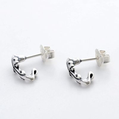 シルバースタッドピアス