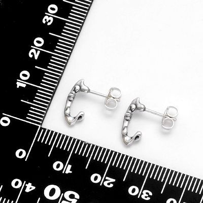 シルバースタッドピアス