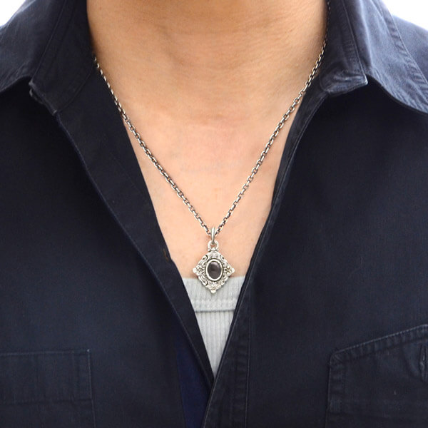 シルバーネックレス