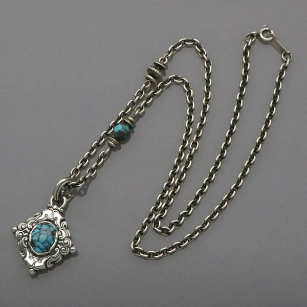 シルバーネックレス