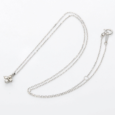 ホワイトゴールドネックレス