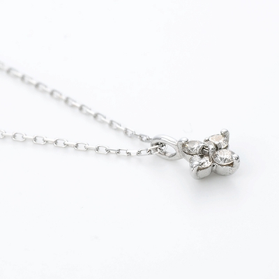 ホワイトゴールドネックレス