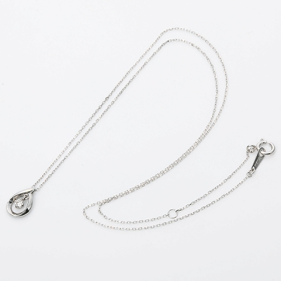 ホワイトゴールドネックレス