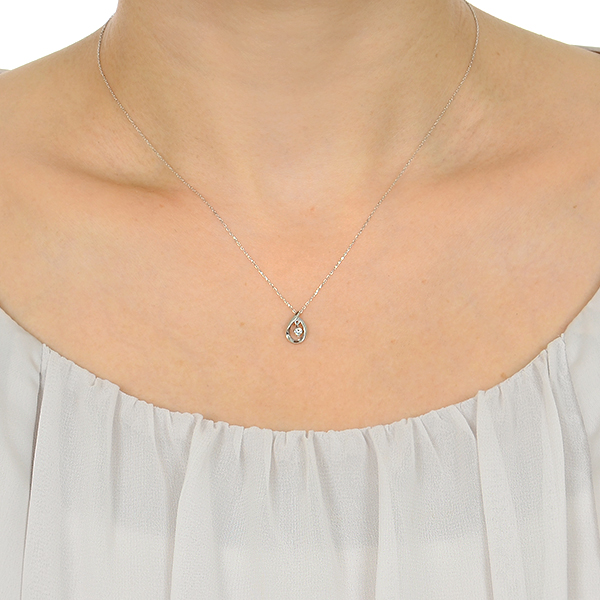 ホワイトゴールドネックレス