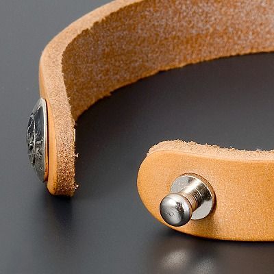 レザーブレスレット