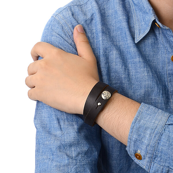 レザーブレスレット