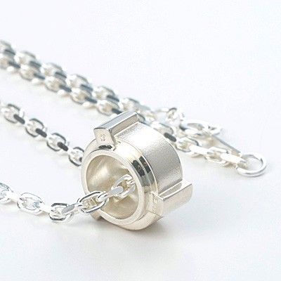 シルバーネックレス