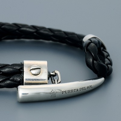 レザーブレスレット