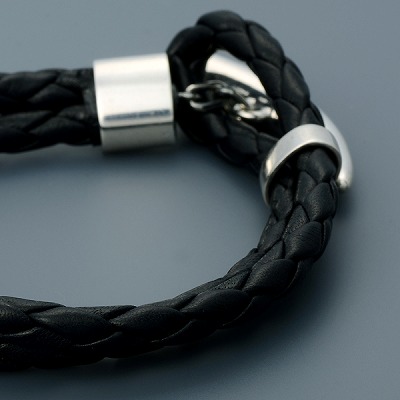 レザーブレスレット