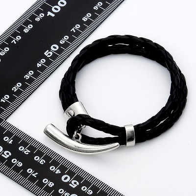 レザーブレスレット