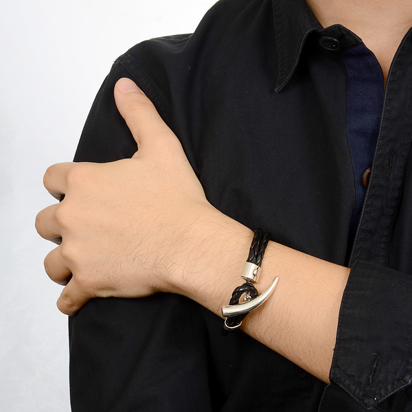 レザーブレスレット