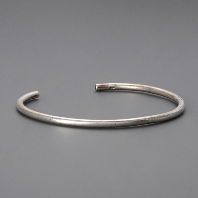 シルバーバングル