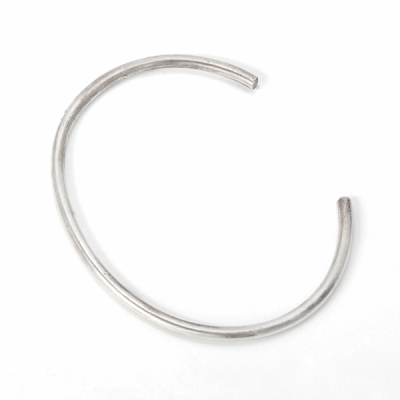 シルバーバングル