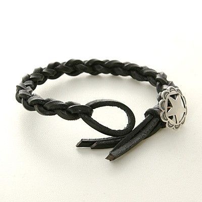 レザーブレスレット