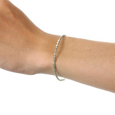 ビーズブレスレット