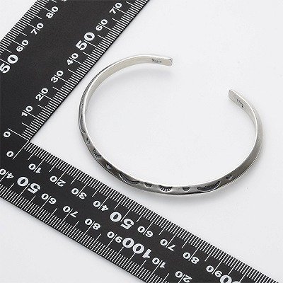 シルバーバングル