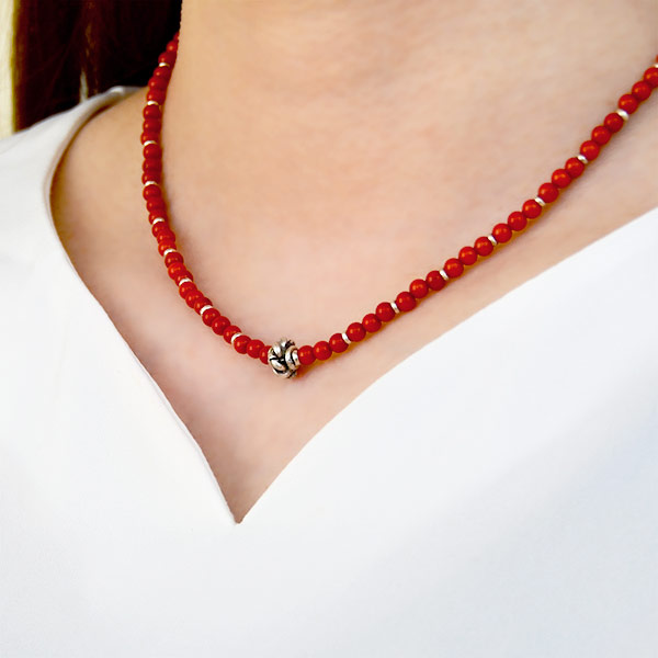 ビーズネックレス