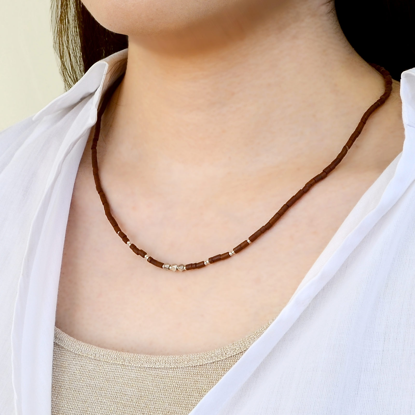 ビーズネックレス