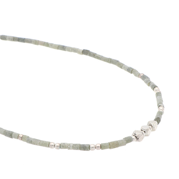 ビーズネックレス